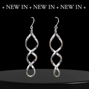 Elegant Silver Twisted Fashion Earrings